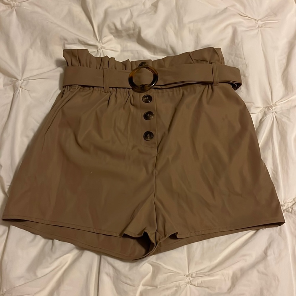 Brand new never worn khaki paper bag shorts!